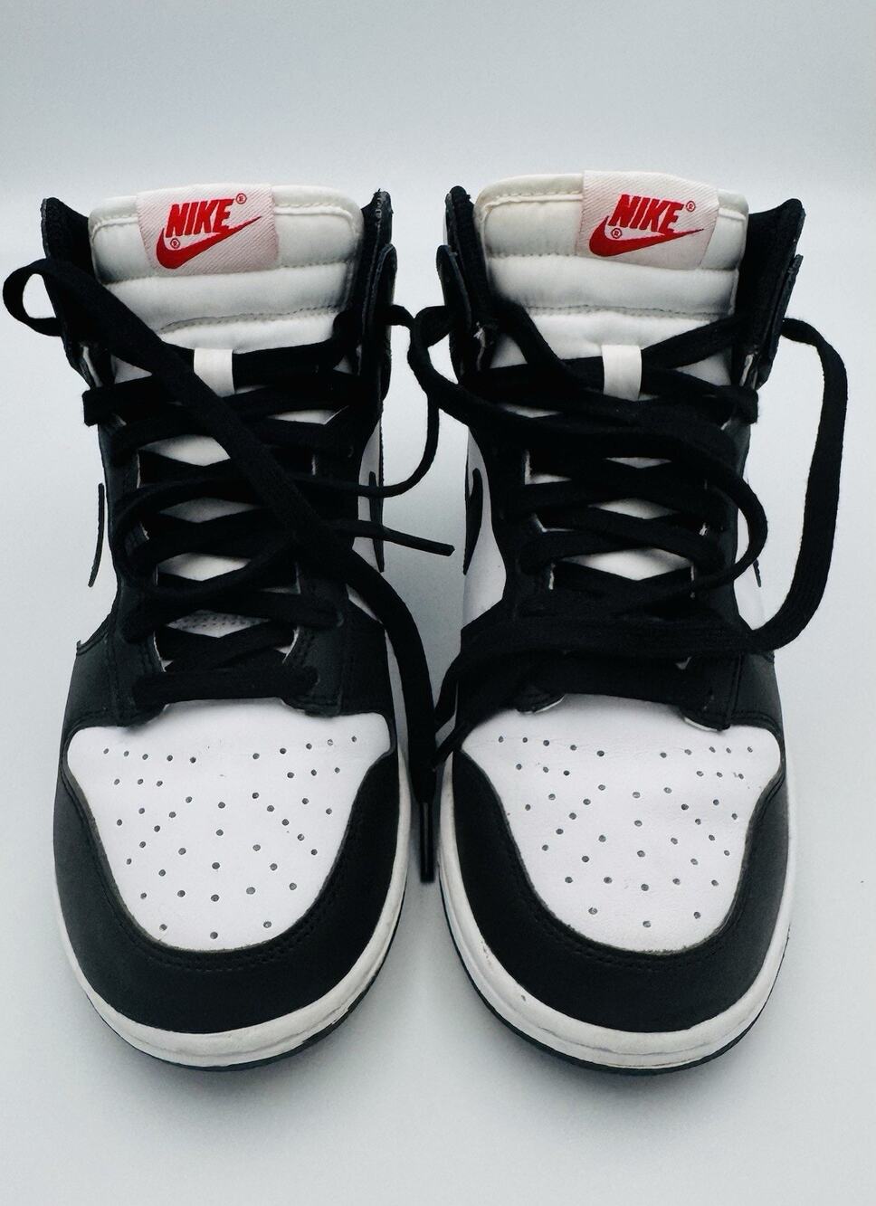White/Black (“Panda”)
